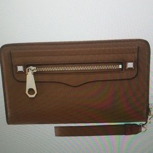Rebecca Minkoff Regan Charging Zip Wristlet